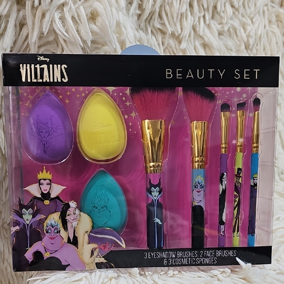 Disney Villains Beauty Set with Brushes and Sponges - Picture 1 of 4